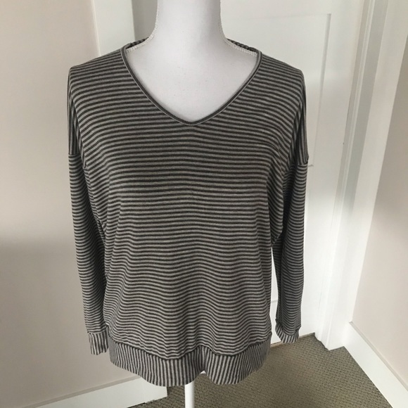 Elan Open Back Long Sleeve Top, S - Picture 1 of 8